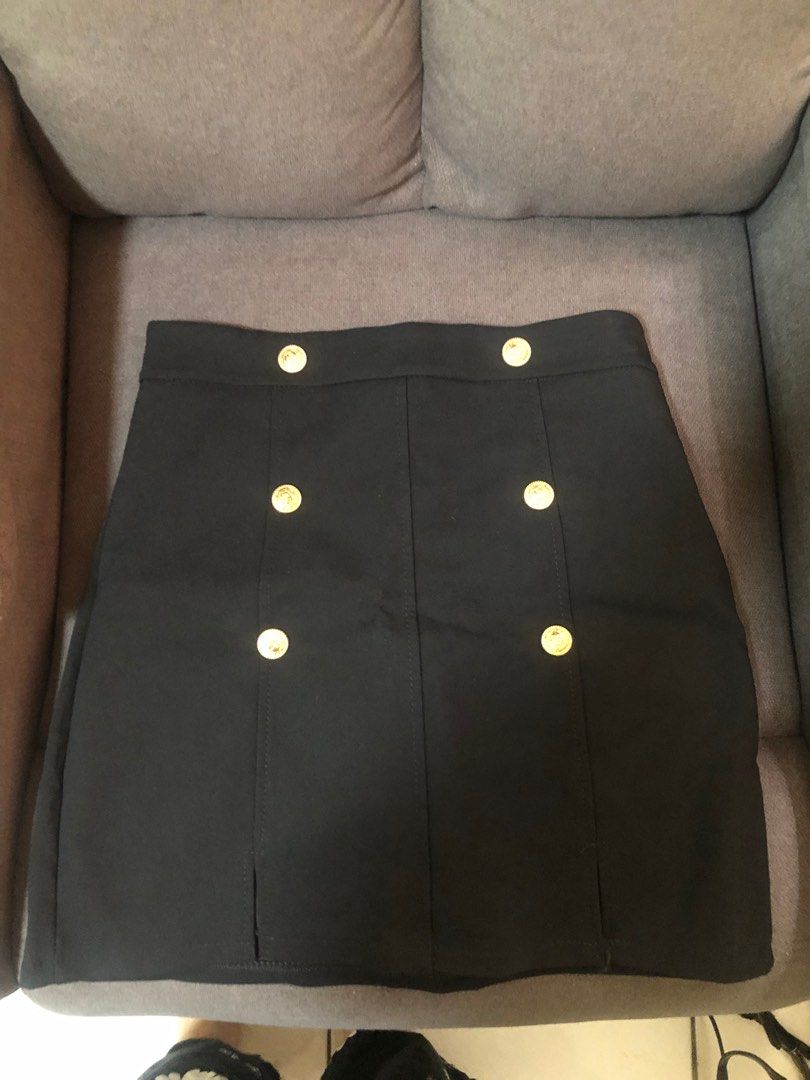 Lovito Skirt (Category: Skirts) located in Manila. Submitted by enndrelithe (Listing ID 1280817754, Image 1). Description: Selling my brand new Lovito skirt! ❤️ Size: XL Brand new parin po since hindi ko pa naman sya nasusuot sa labas, nasukat ko lang WAHAHAHA Sa sizing nya po, I also included yung size chart ng Lovito You can checkout nalang po via my spee account: @lilithehub.