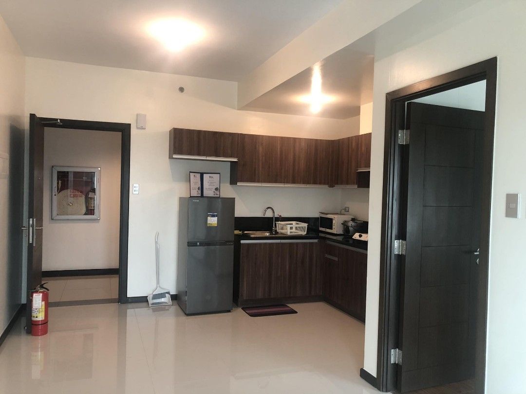 Magnolia Residences 1 Bedroom (Category: Apartments & Condos) located in Makati City. Submitted by nicolaylay (Listing ID 1280808253, Image 1). Description: Amenities: * Swimming pool w/ Barbecue area * Gym * Function Room * Theater Room * Children’s Playroom * Playroom Adult * Videoke Room * Gazeebo Furniture: * Aircon Inverter w/ Remote Control * Refrigeration * Washing Machine * Induction * TV.