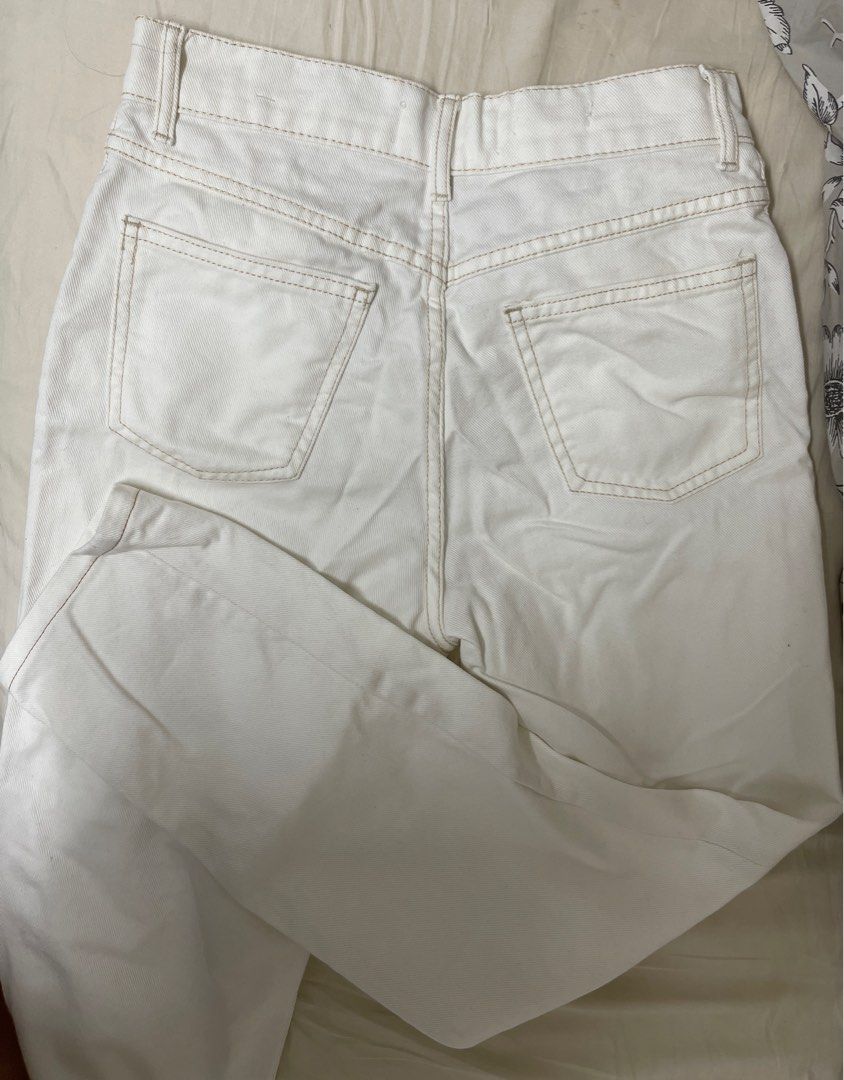Mango （分類：牛仔褲、Leggings）位於 Hong Kong。 由 kk2888 提交（商品編號 1280954409，圖片 3）。簡介： Length：94 cm。