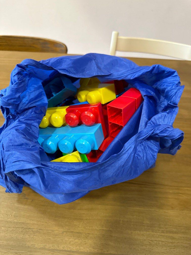 Mega bloks assorted (Category: Infant Playtime) located in Singapore. Submitted by busybeeing (Listing ID 1280847774, Image 1). Description: Probably about 50 - 100 pieces in the bag..