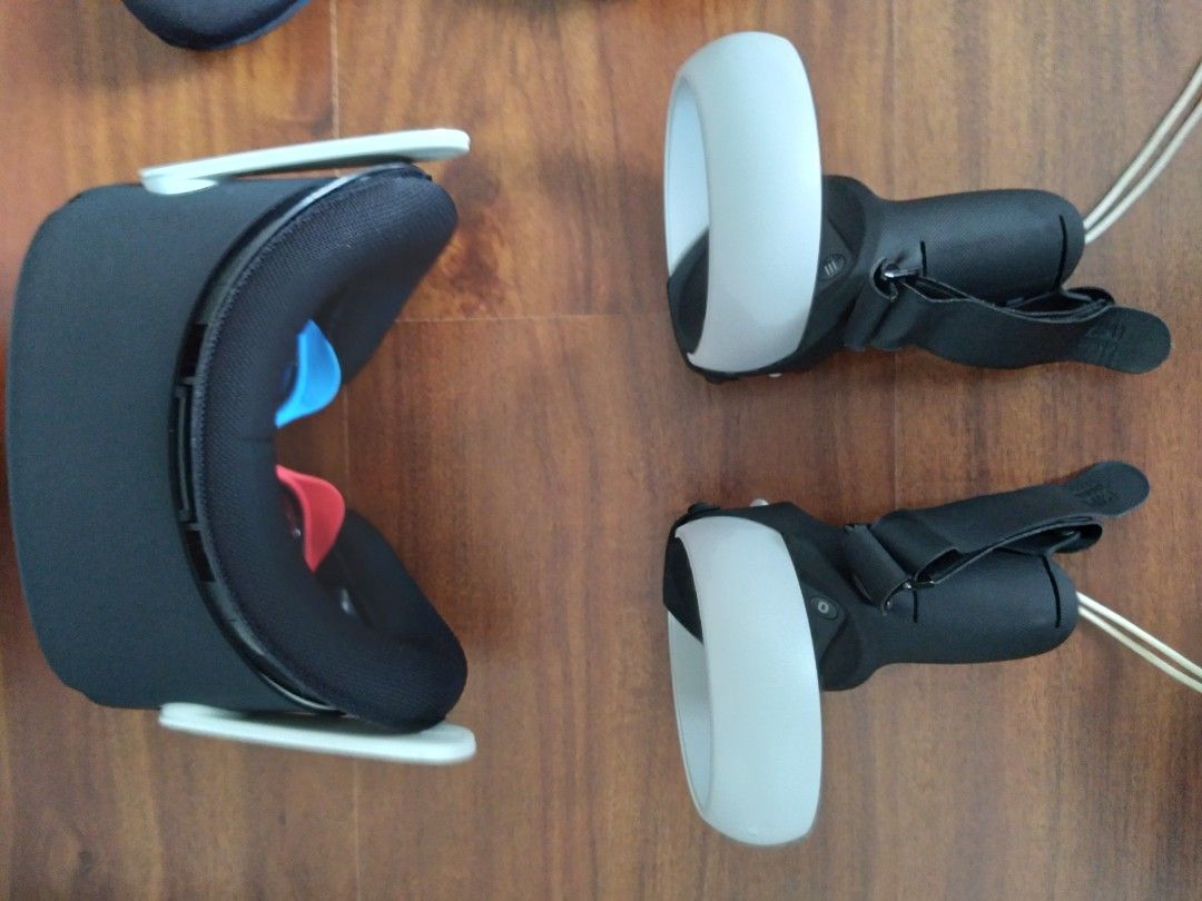 Meta Oculust Quest 2 complete Set Video Gaming Video Game