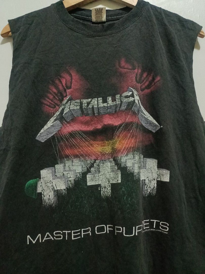 METALLICA, Men's Fashion, Tops & Sets, Tshirts & Polo Shirts on Carousell