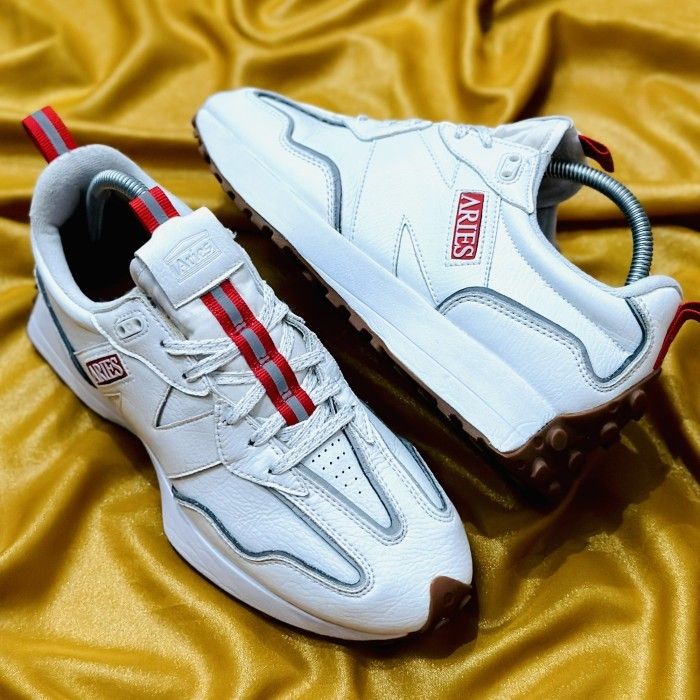 New Balance 327 x Aries White Reflectiv, Fesyen Pria, Sepatu