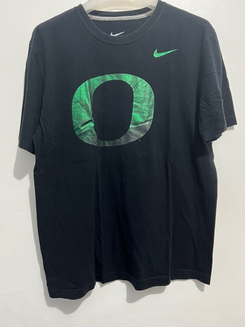 Nike Oregon State Tee (Category: Tshirts & Polo Shirts ) located in Makati City. Submitted by Row23 (Listing ID 1280827284, Image 1). Description: Closet queen W 21.7 L 27.7 CR 9./10 L on tag Issue crack on print and signs of usage Needs wash 200 +sf MOP Gcash JnT courier .