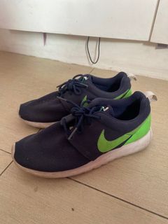 Nike roshe size best sale 4