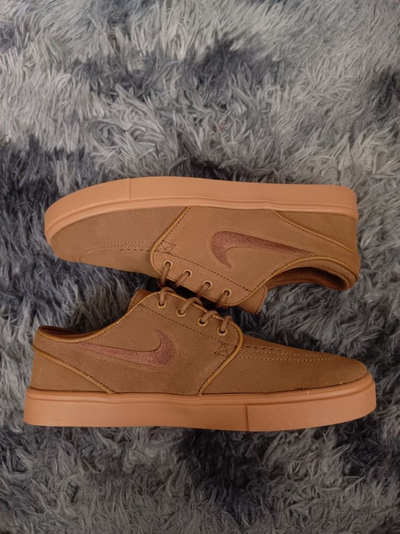 Janoski wheat top