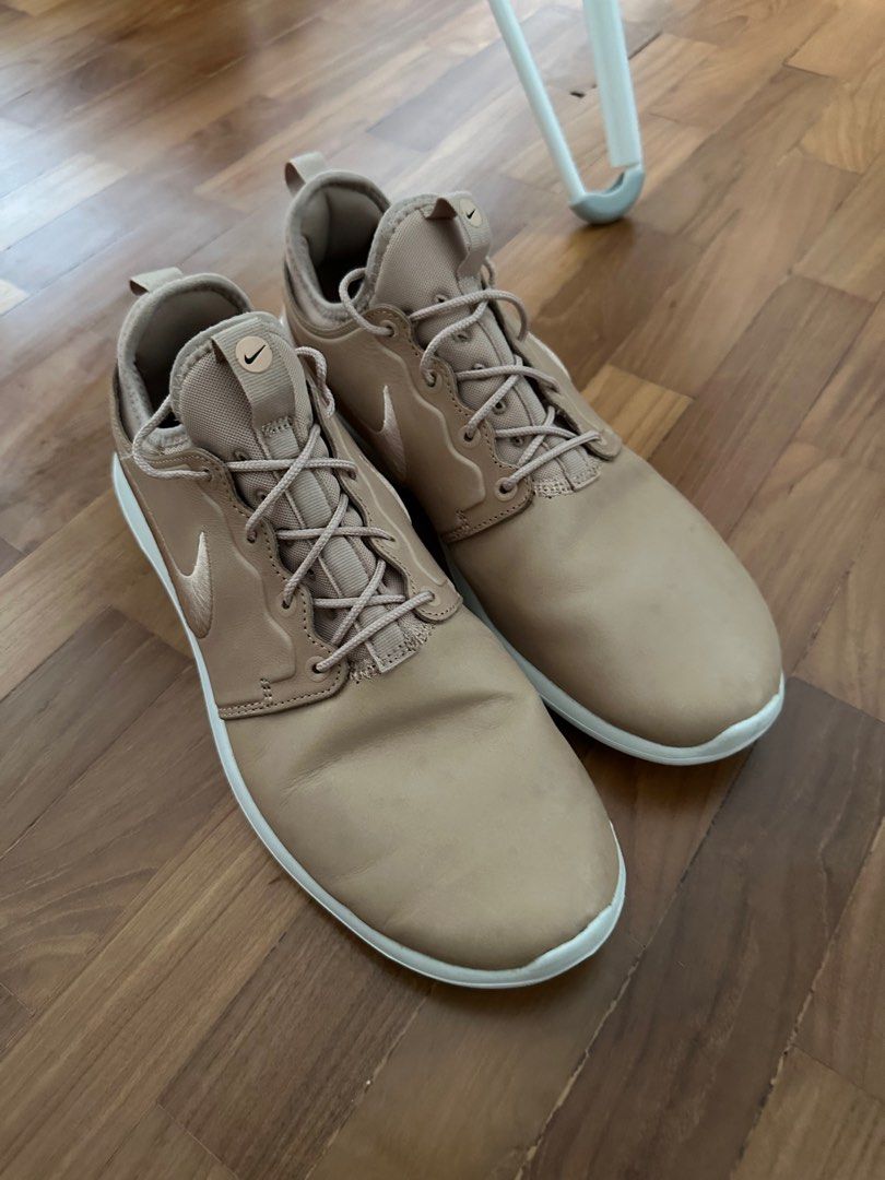 Tan roshes hot sale
