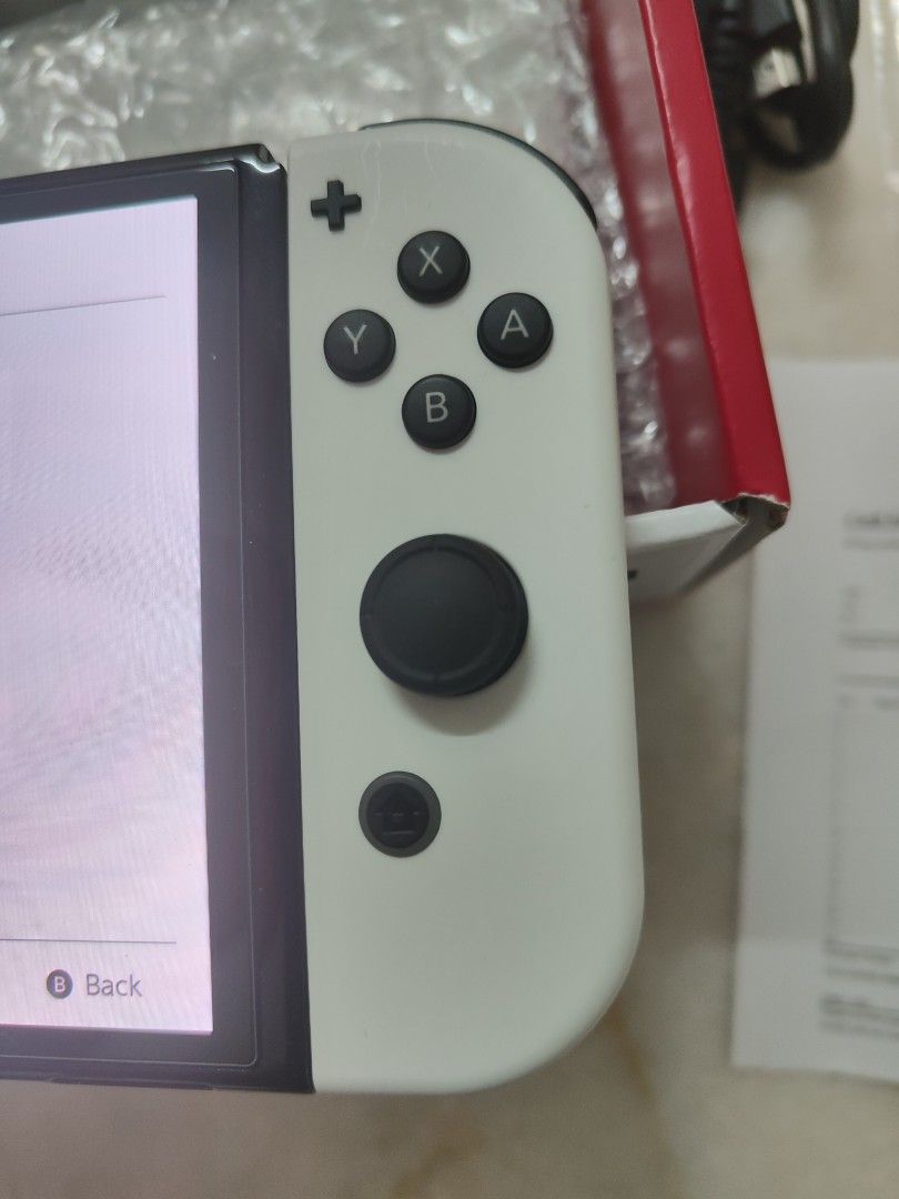 Does the nintendo switch sale come with a warranty