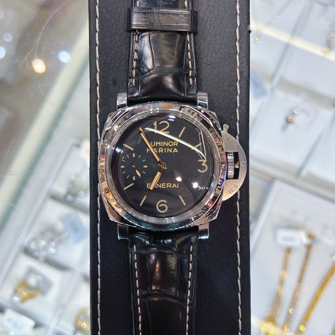 Panerai Pam422 Luxury Watches on Carousell