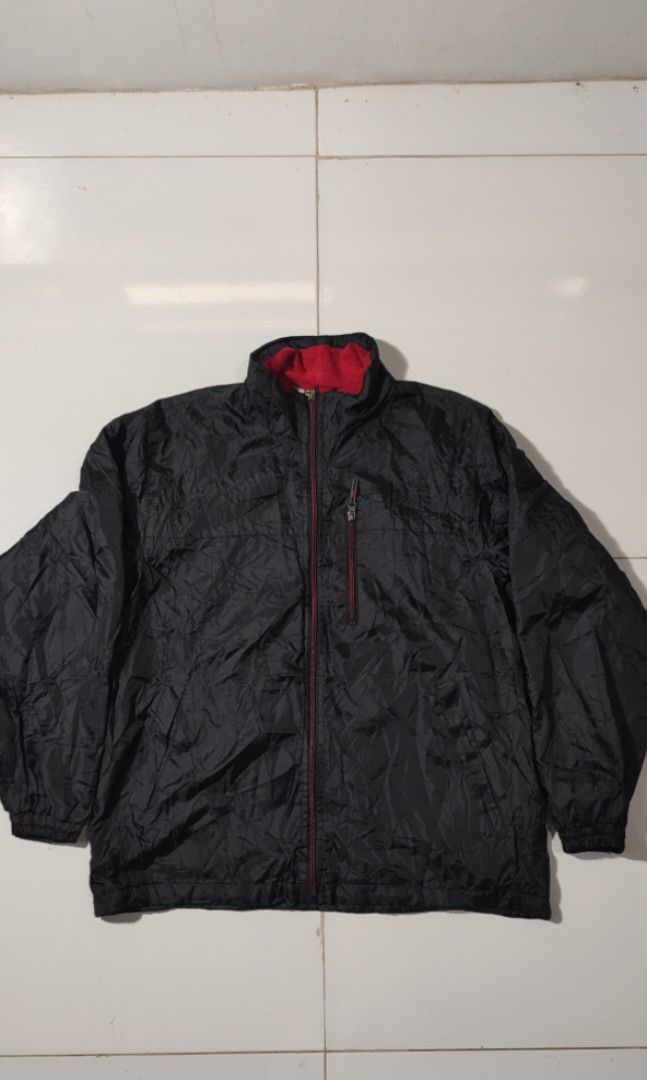 Quality Men's windbreaker (Category: Coats, Jackets and Outerwear) located in Malilipot. Submitted by driprelic (Listing ID 1280908992, Image 1). Description: Dimensions: 23x27 (Needs wash) This item is selected ukay Limit your expectations Measurements might be slightly off Deliver via J&t || +shipping fee FEEL FREE TO MESSAGE ME FOR QUESTIONS.
