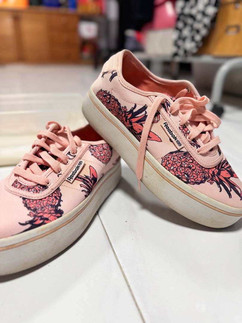Reebok rosa sneakers best sale