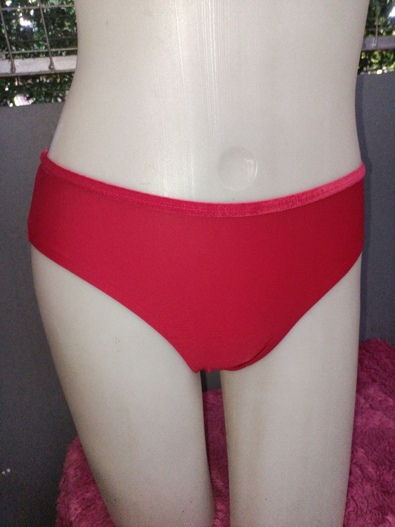 S: Vince Camuto red panty, Women's Fashion, Undergarments & Loungewear on  Carousell