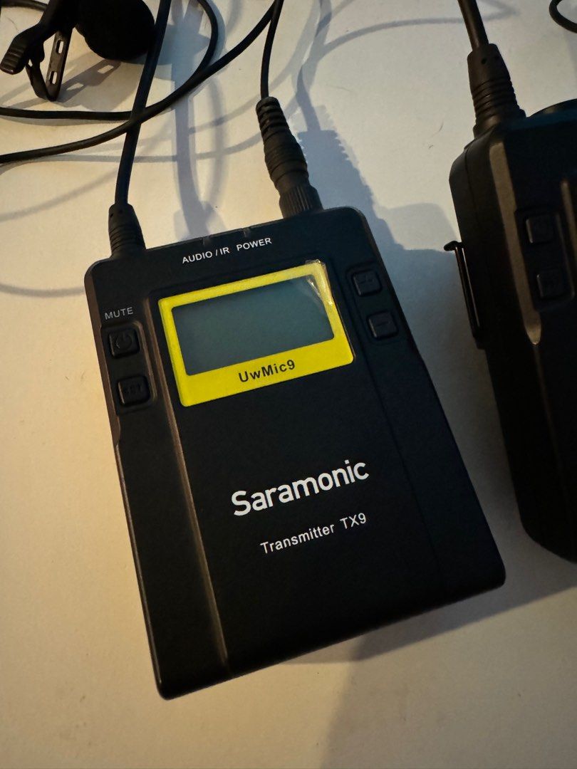 Saramonic UwMic9 UHF Lapel Microphone System (Category: Microphones) located in Paranaque City. Submitted by bbylolo (Listing ID 1280885861, Image 3). Description: UHF wireless microphone operateS at high frequencies between 450 Mhz and 952 Mhz. They have more stable connection compared to VHF microphones. Interference due to electrical equipment, digital devices, computers and other electronic equipment is generally lower at UHF frequencies. - W