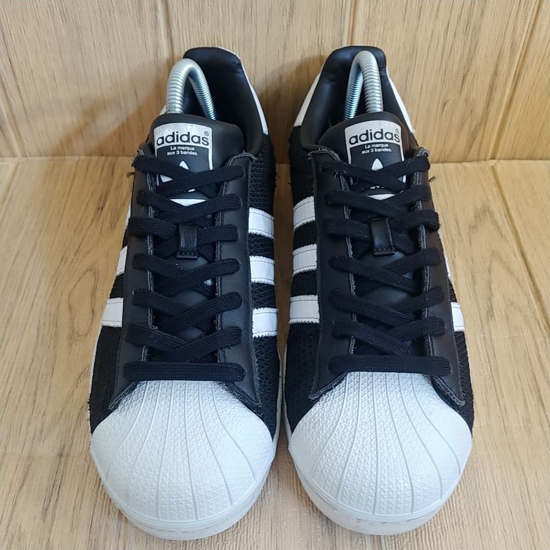 Adidas deals superstar textile