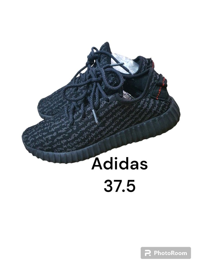 Sepatu adidas yzy hitam putih hot sale