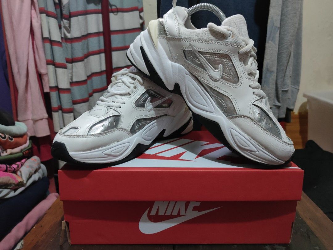 Nike store m2k ess