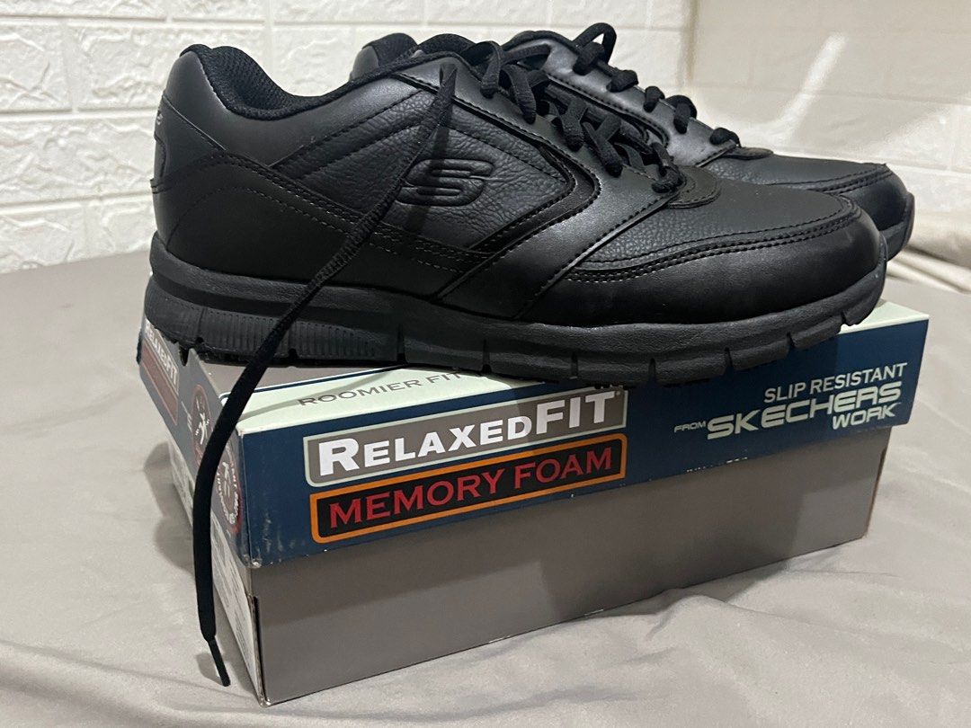 Sepatu skechers relaxed fit clearance