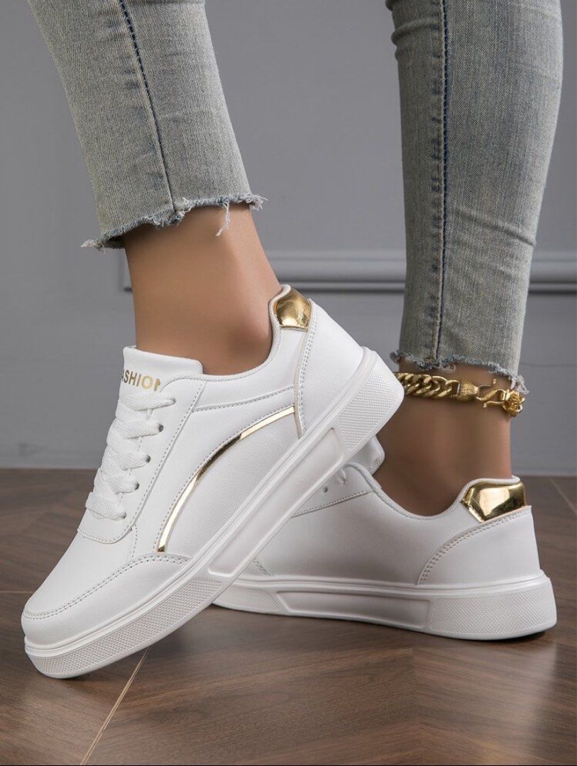 White casual shop women's sneakers