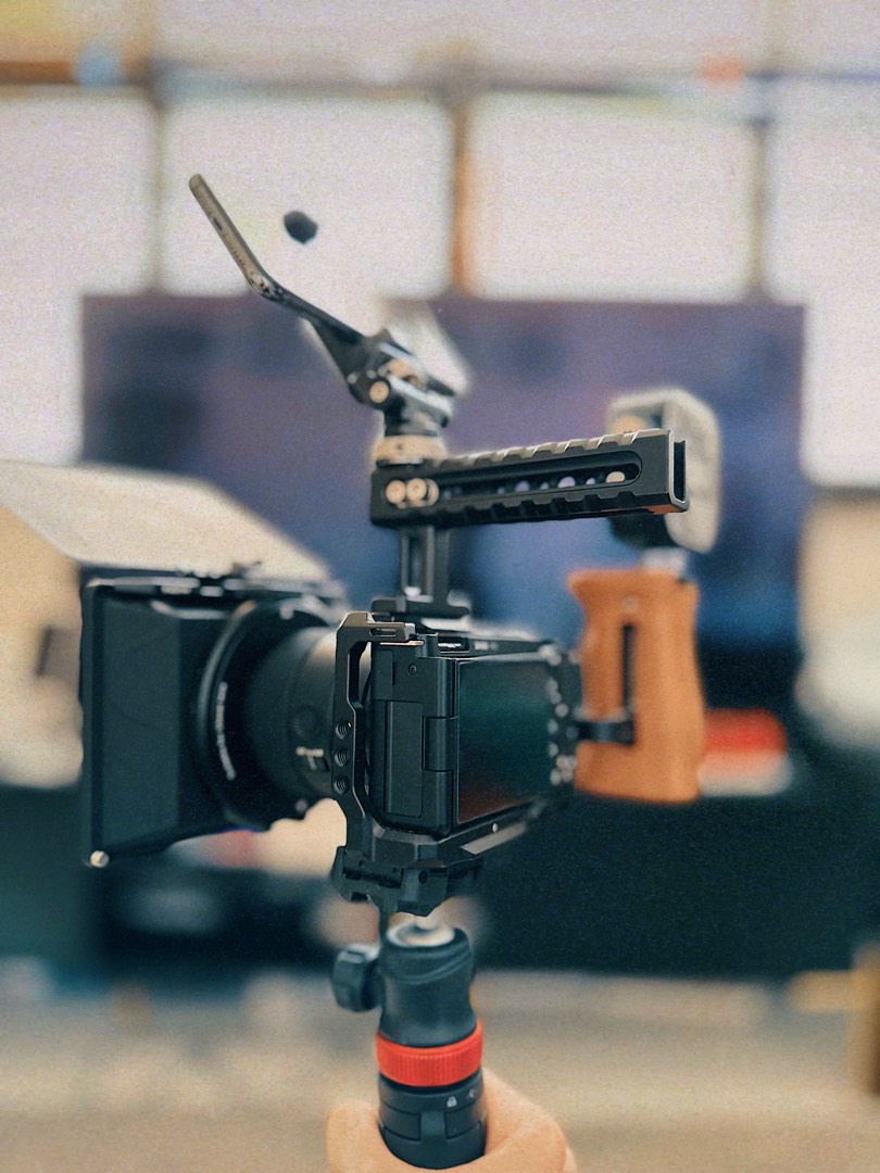 Sony ZV-e10 (with SmallRig cage + Handles + Mattebox), Photography ...