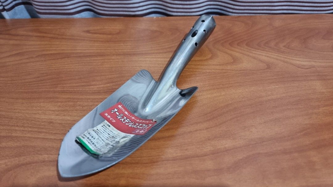 Stainless Steel Heavy Duty Trowel (Category: Gardening Tools & Ornaments) located in Binangonan. Submitted by caaaris (Listing ID 1280912964, Image 1). Description: Stainless Steel Heavy Duty Trowel Potting Soil Scoop Length 29 cm Width 8 cm Solid one-piece design, In excellent condition.
