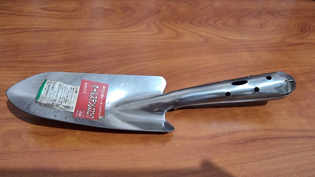 Stainless Steel Heavy Duty Trowel (Category: Gardening Tools & Ornaments) located in Binangonan. Submitted by caaaris (Listing ID 1280912964, Image 2). Description: Stainless Steel Heavy Duty Trowel Potting Soil Scoop Length 29 cm Width 8 cm Solid one-piece design, In excellent condition.