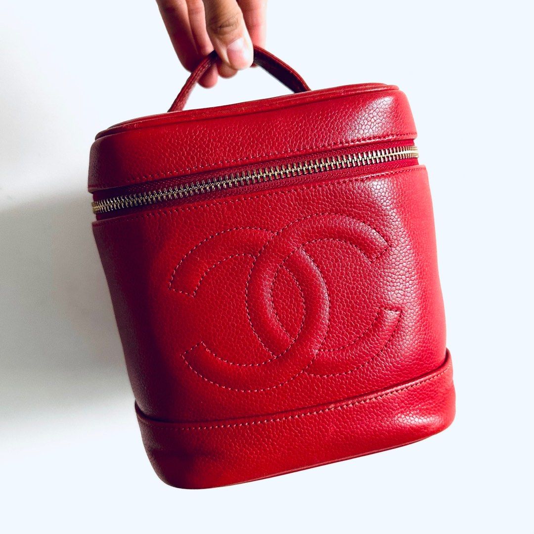 Red chanel vanity case outlet