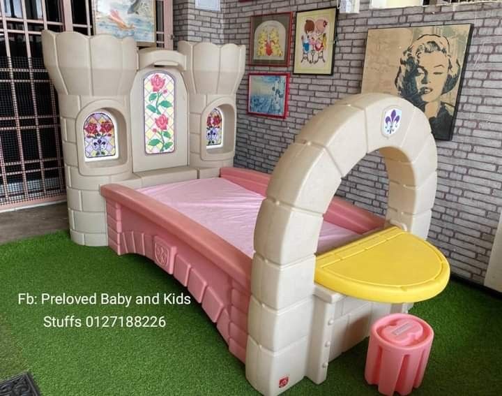 STEP 2 DREAM CASTLE CONVERTIBLE BED Furniture Home Living