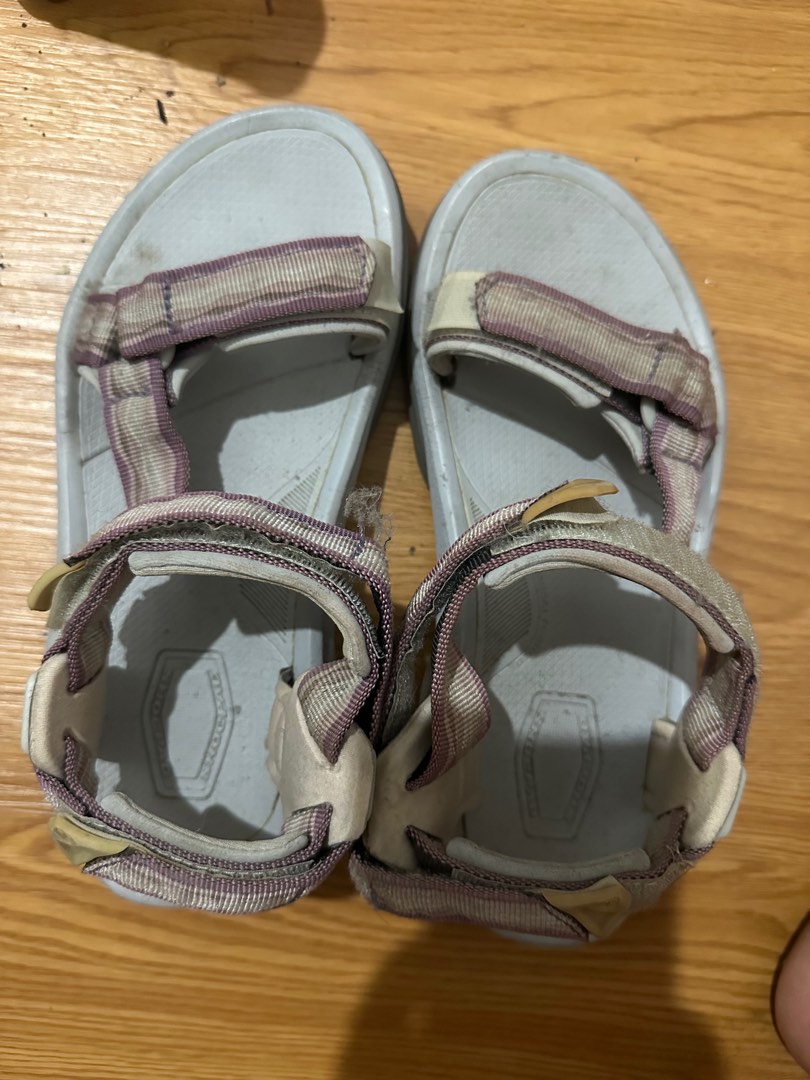 Teva size 7 lightly use Women s Fashion Footwear Flipflops and