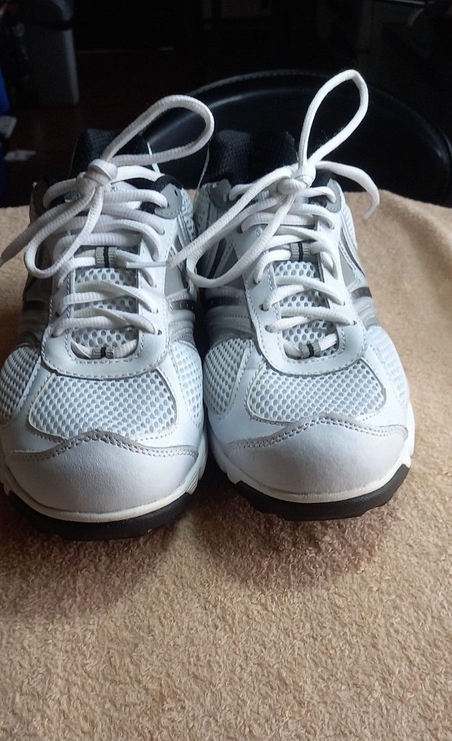 TOMMY ARMOUR Men s Golf Shoes Size 9.5M Spikes Intact Bought in