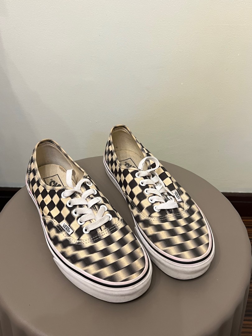 Vans checkered clearance blurry
