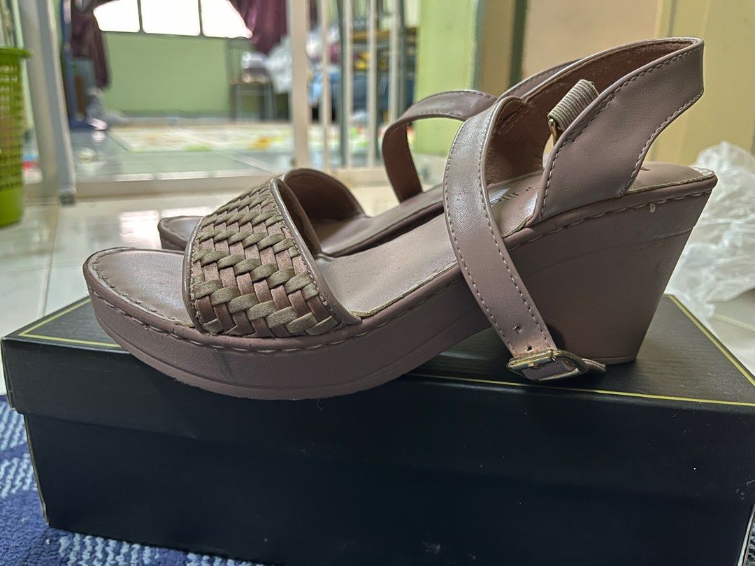 Crocodile outlet wedges shoes
