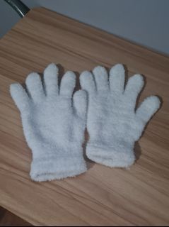 White Furr Gloves