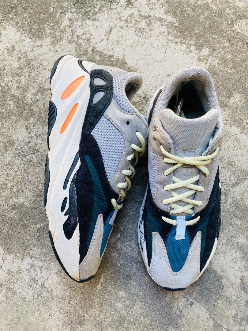 yeezy 700 wave runners