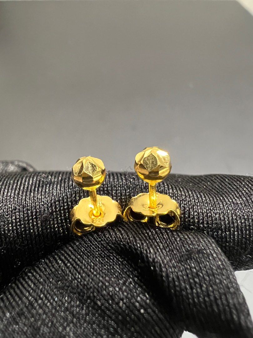 Gold ear hotsell studs for womens
