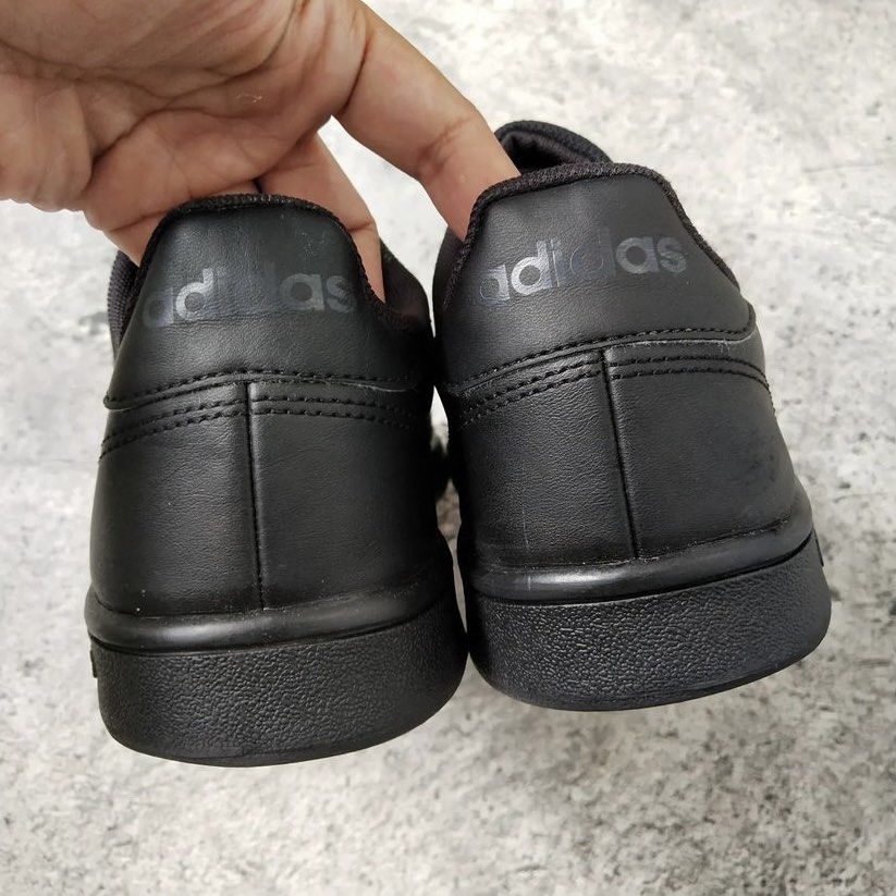 Adidas Advantage Base Black, Fesyen Pria, Sepatu , Sneakers di Carousell