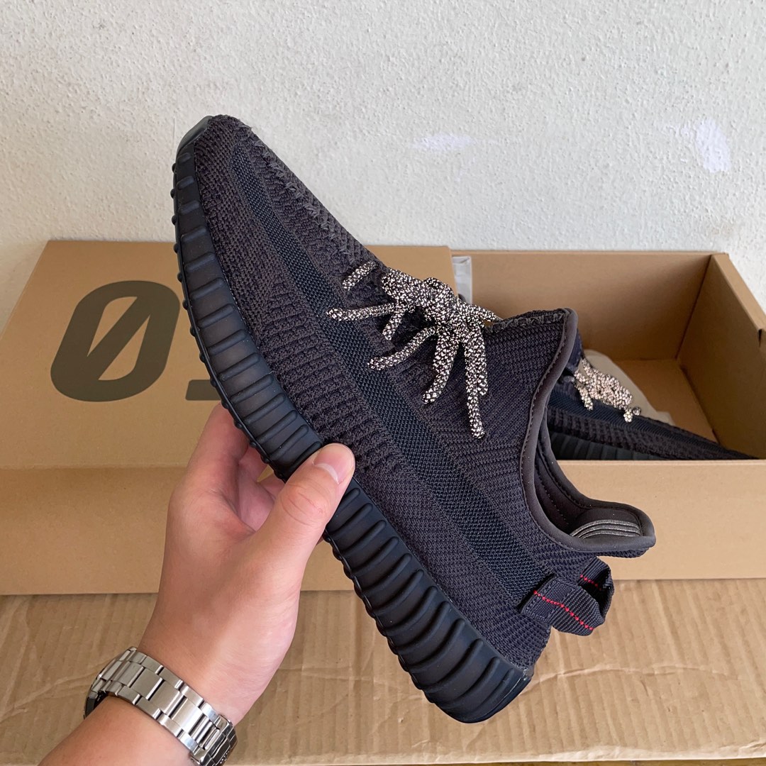 Yeezy non on sale reflective black