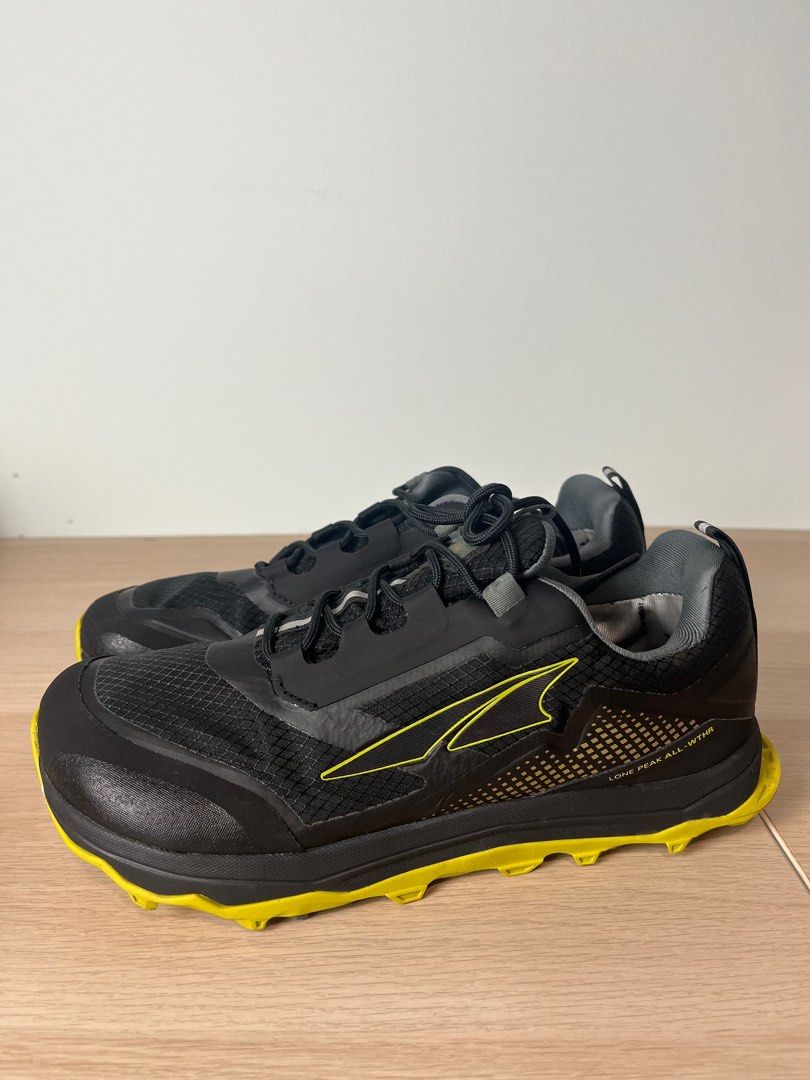 All weather outlet running shoes