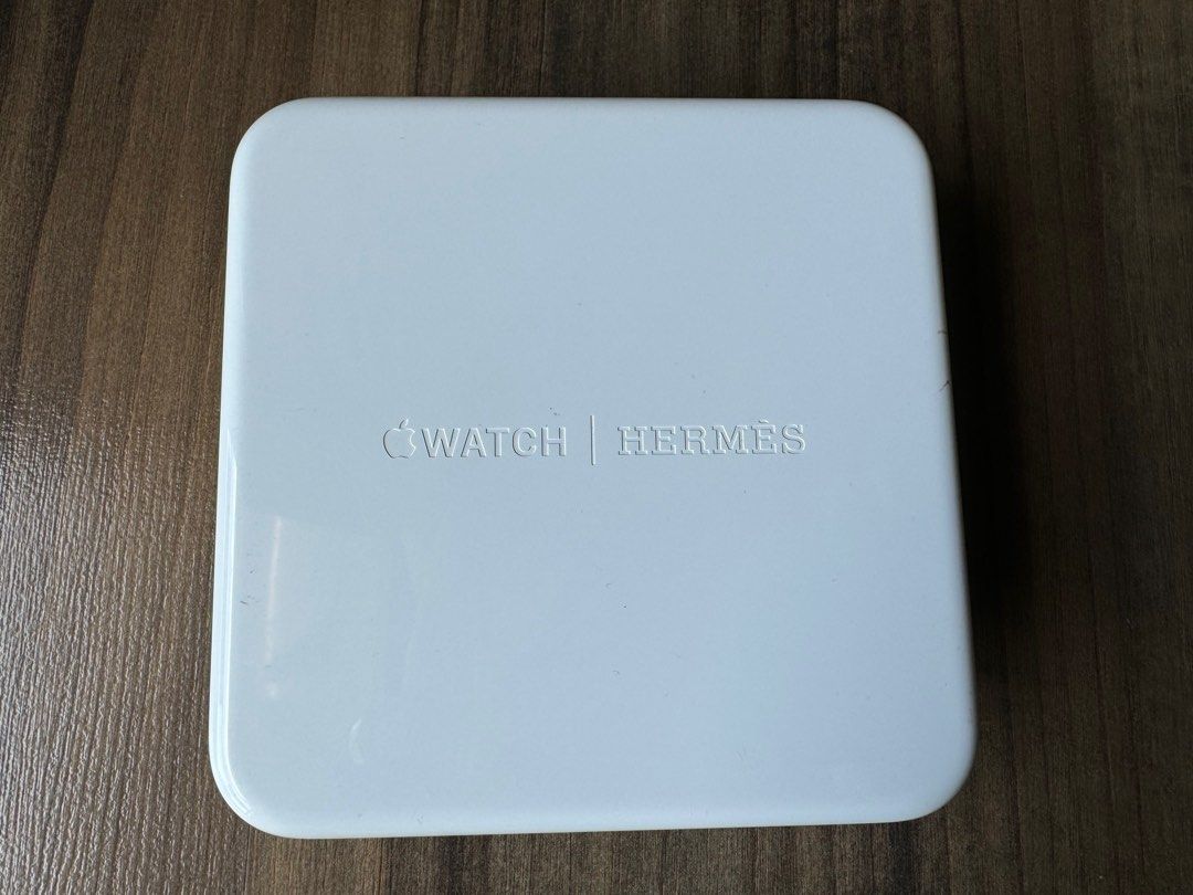Apple watch hotsell square box
