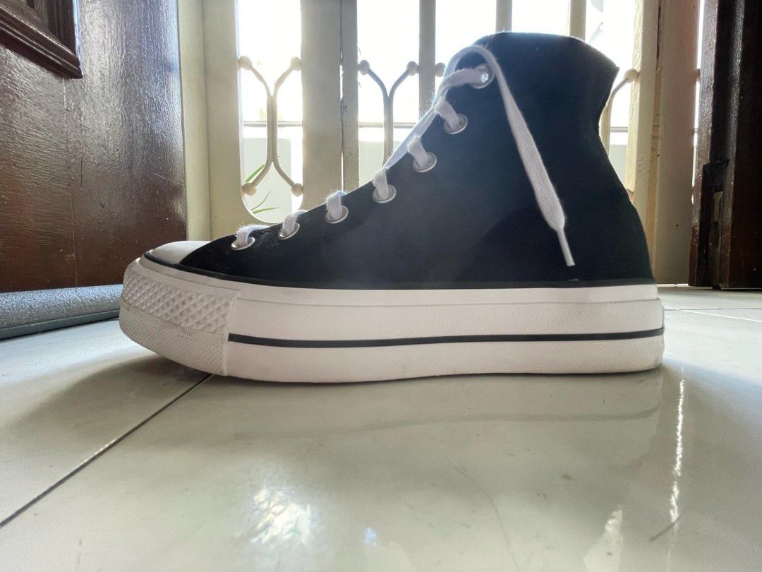 White converse with black on sale