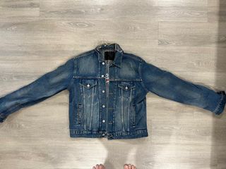 Jaket sales levis balenciaga