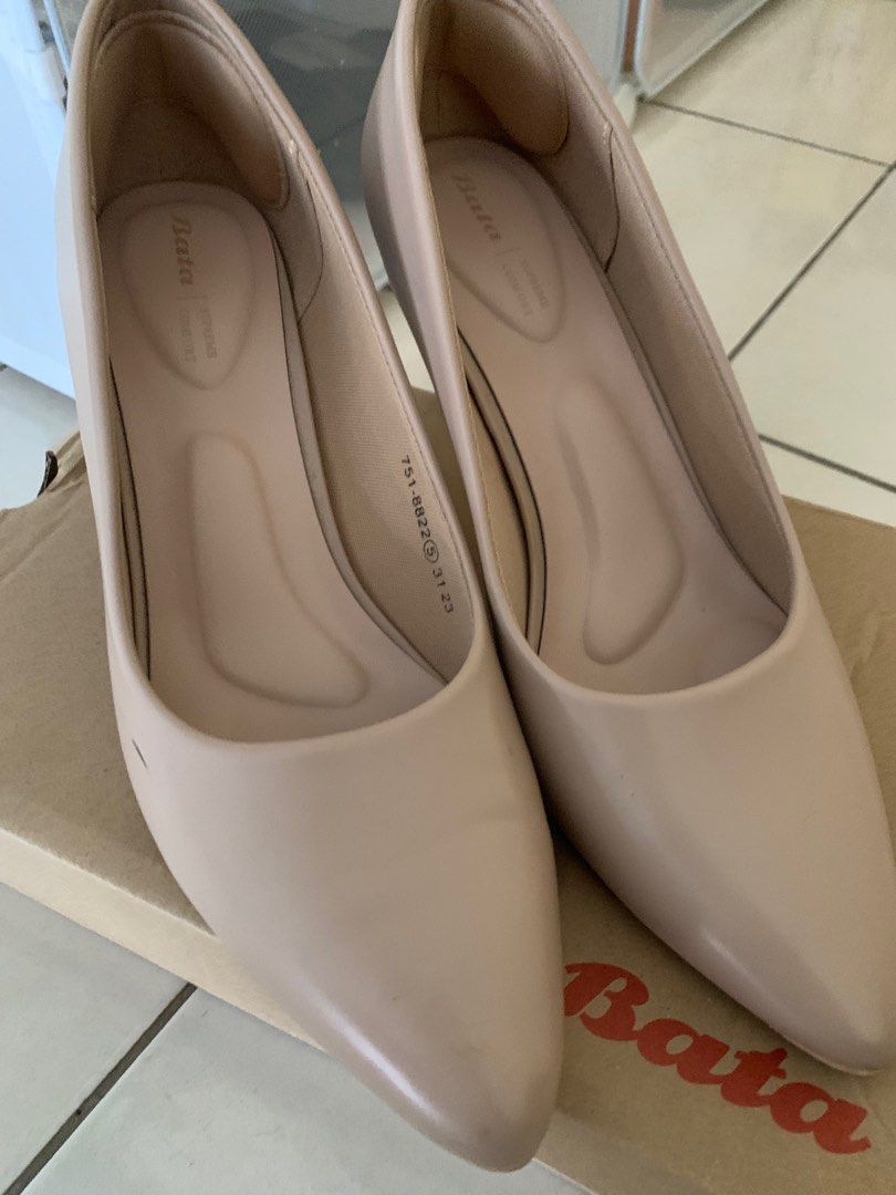 Bata pointed hot sale shoes