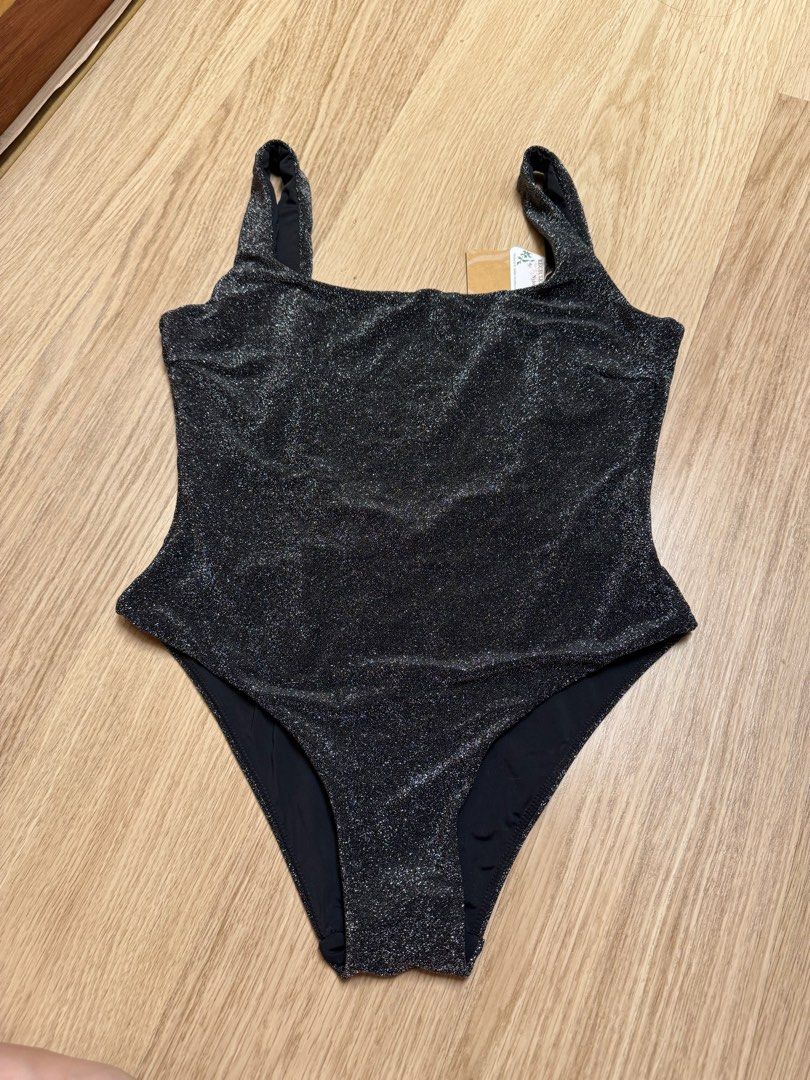 Berlook Black Lurex One Piece Swimsuit (Category: Bikinis & Swimsuits) located in San Juan City. Submitted by lamawears (Listing ID 1281207660, Image 2). Description: Berlook Black Lurex One Piece Swimsuit Large in Size - suuuper stretchy and comfortable material, not itchy at all - brand new, with tag still attached - no pads and no pad slots (but i dont think this is a problem because of the fabric) - purchased for Php 2,200 on their website .