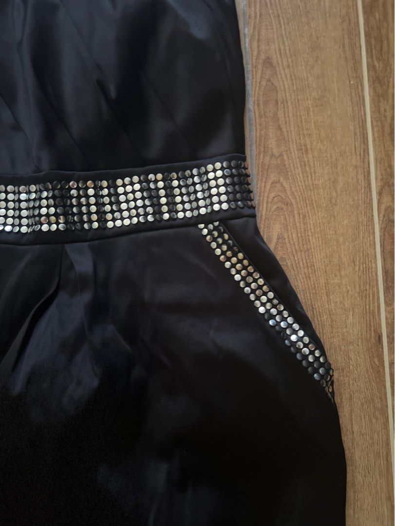 Black tube dress (Category: Dresses) located in Quezon City. Submitted by denclothes (Listing ID 1281126242, Image 2). Description: Used during my college graduation Nice outfit for night outs .