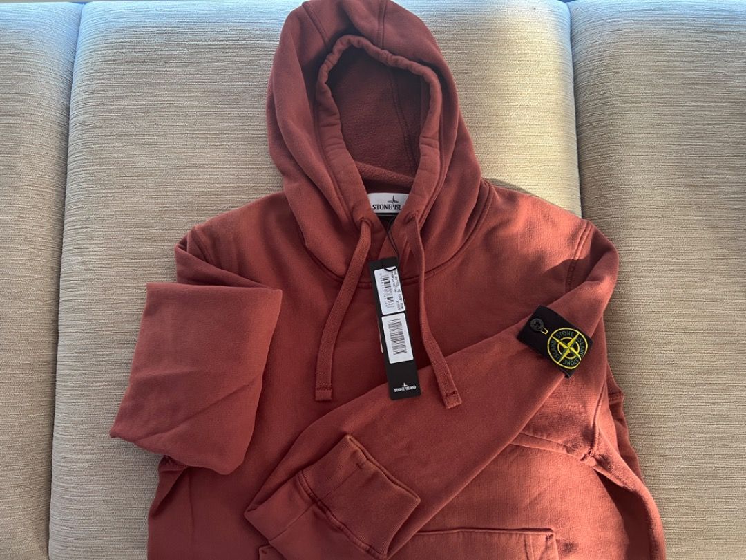 Red stone island hoodie online