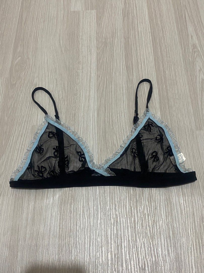 Bnew aesthetic lace triangle bralette y2k coquette goth gothic, Women's  Fashion, Undergarments & Loungewear on Carousell