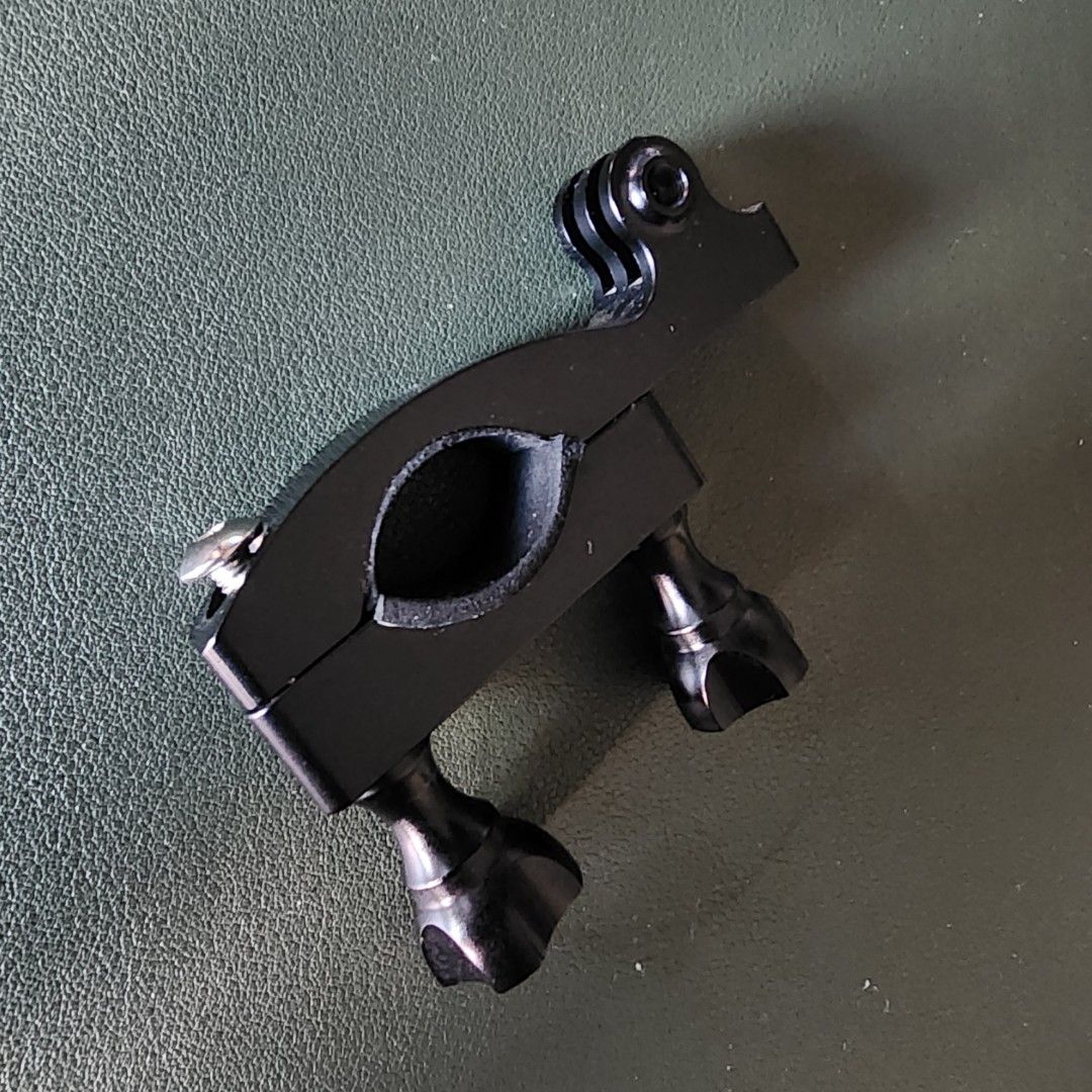 Camera mount (Category: Parts & Accessories) located in Singapore. Submitted by hp1516 (Listing ID 1281094033, Image 1). Description: .