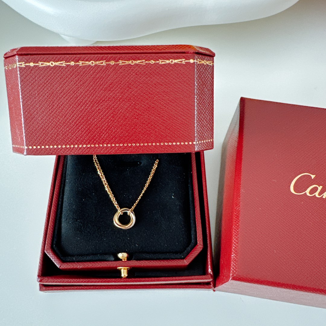 Cartier trinity pendant online
