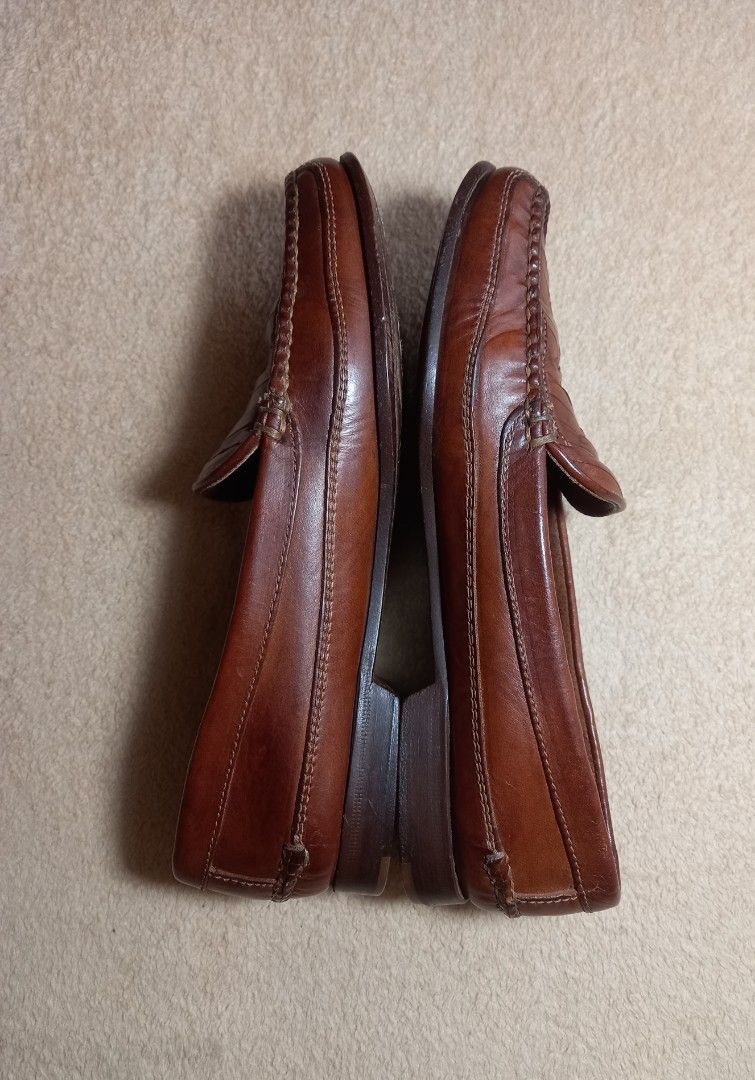 Cole haan narrow store