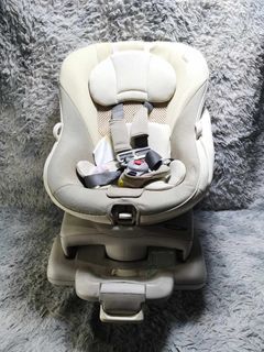 Combi Coccoro Rocking And Baby Car seat