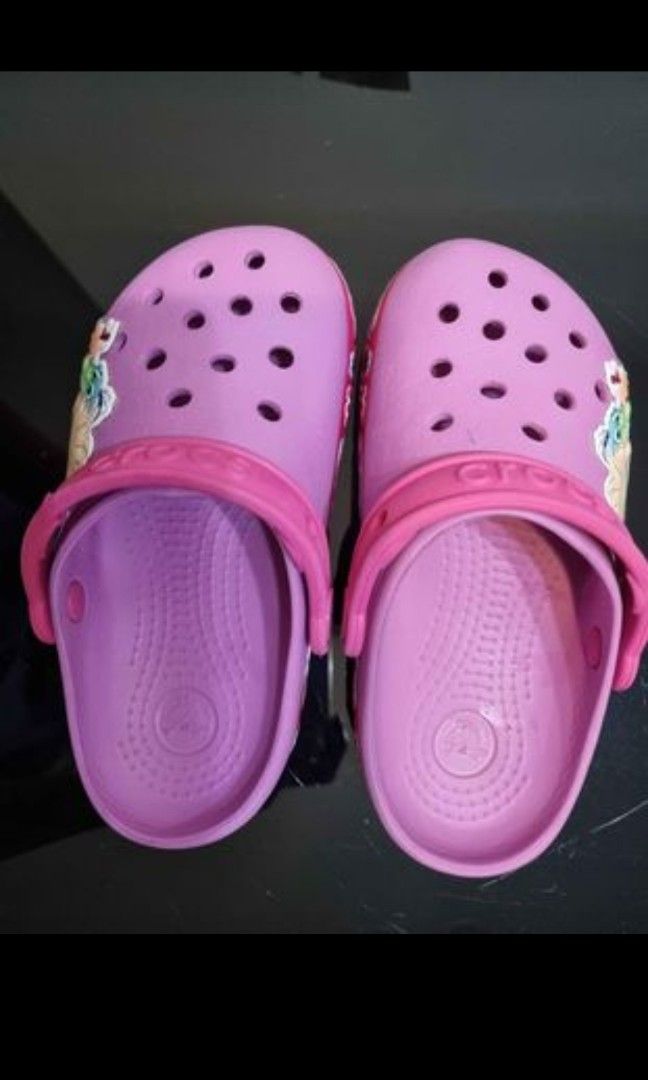 Bugis crocs cheap